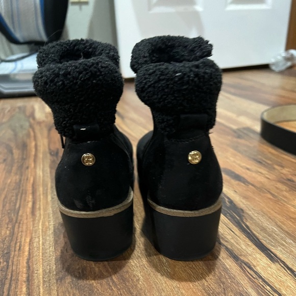 Bandolino Black Ankle Wedge Booties - Picture 4 of 6